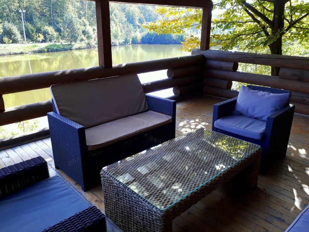 Rancho 555 Guest House Uzhhorod Exterior photo